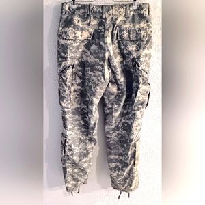 US Army ISSUED  ACU Digital Camo Pants Combat Medium Regular